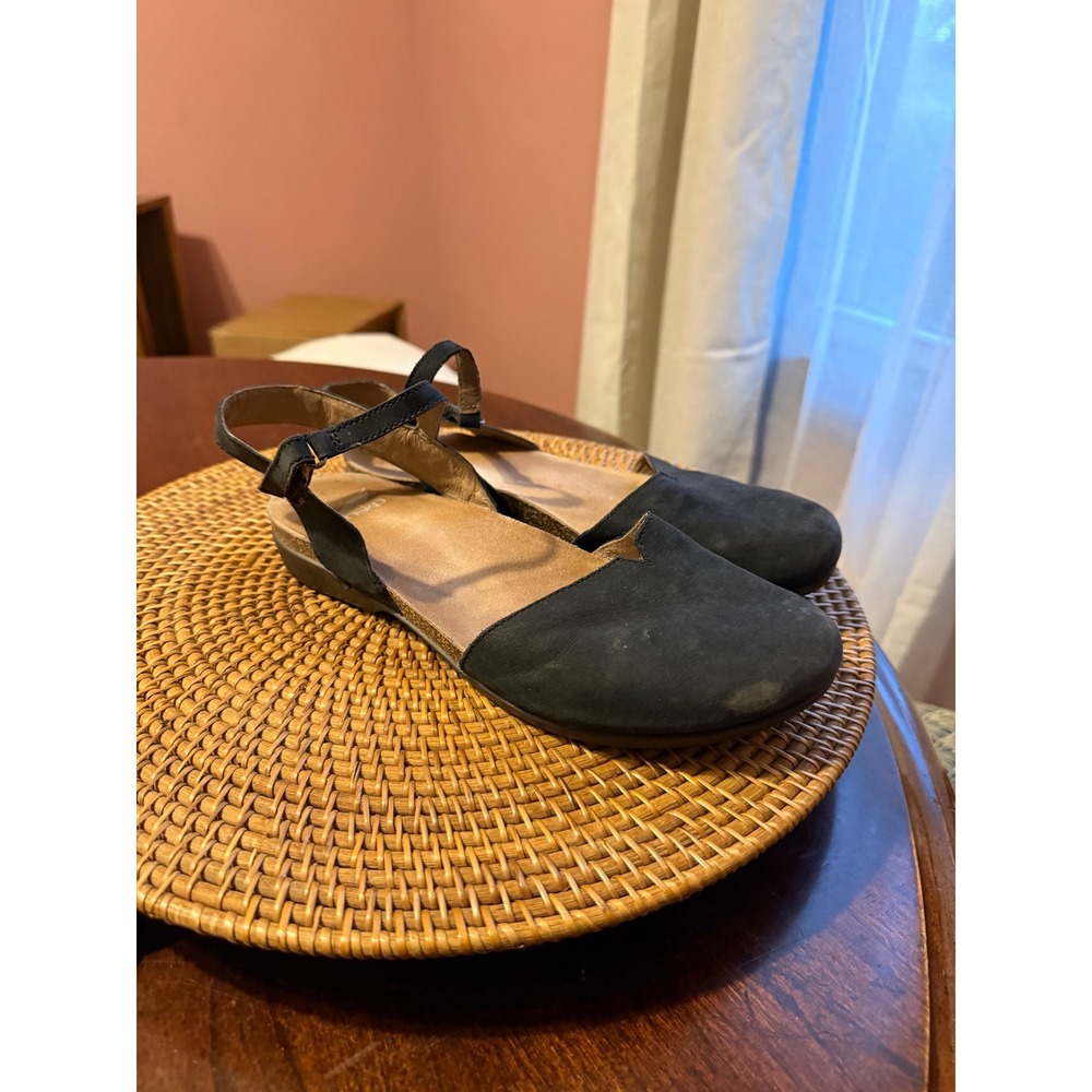 Dansko Black Nubuck Leather Closed Toe Ankle Strap Sandals Flats Womens 40 - Picture 2 of 8